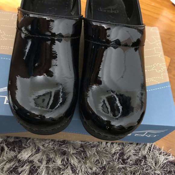 Black Patent Leather Danskos - Picture 5 of 5